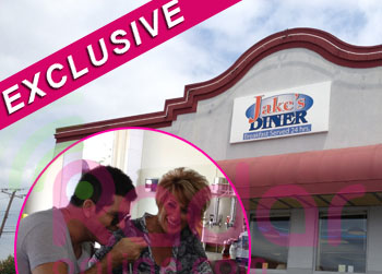 //simon cowell grits diner