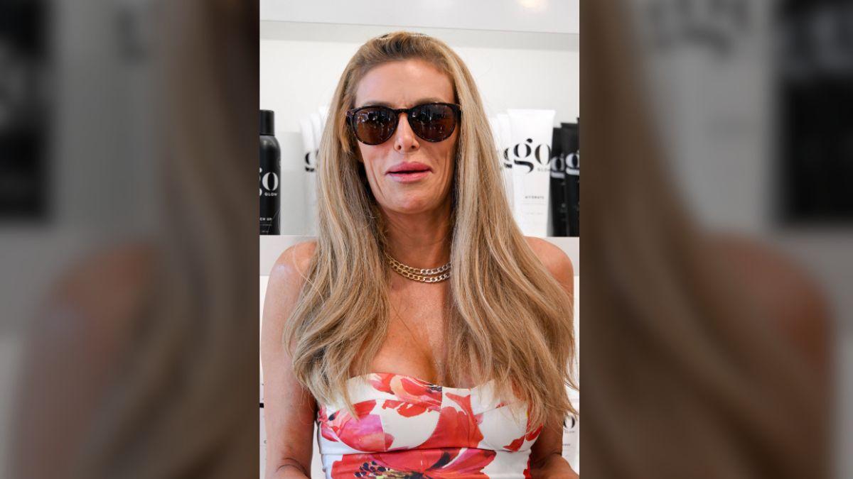 Glanville said doctors traced her facial paralysis and tooth loss to leaked silicone from a ruptured breast implant.