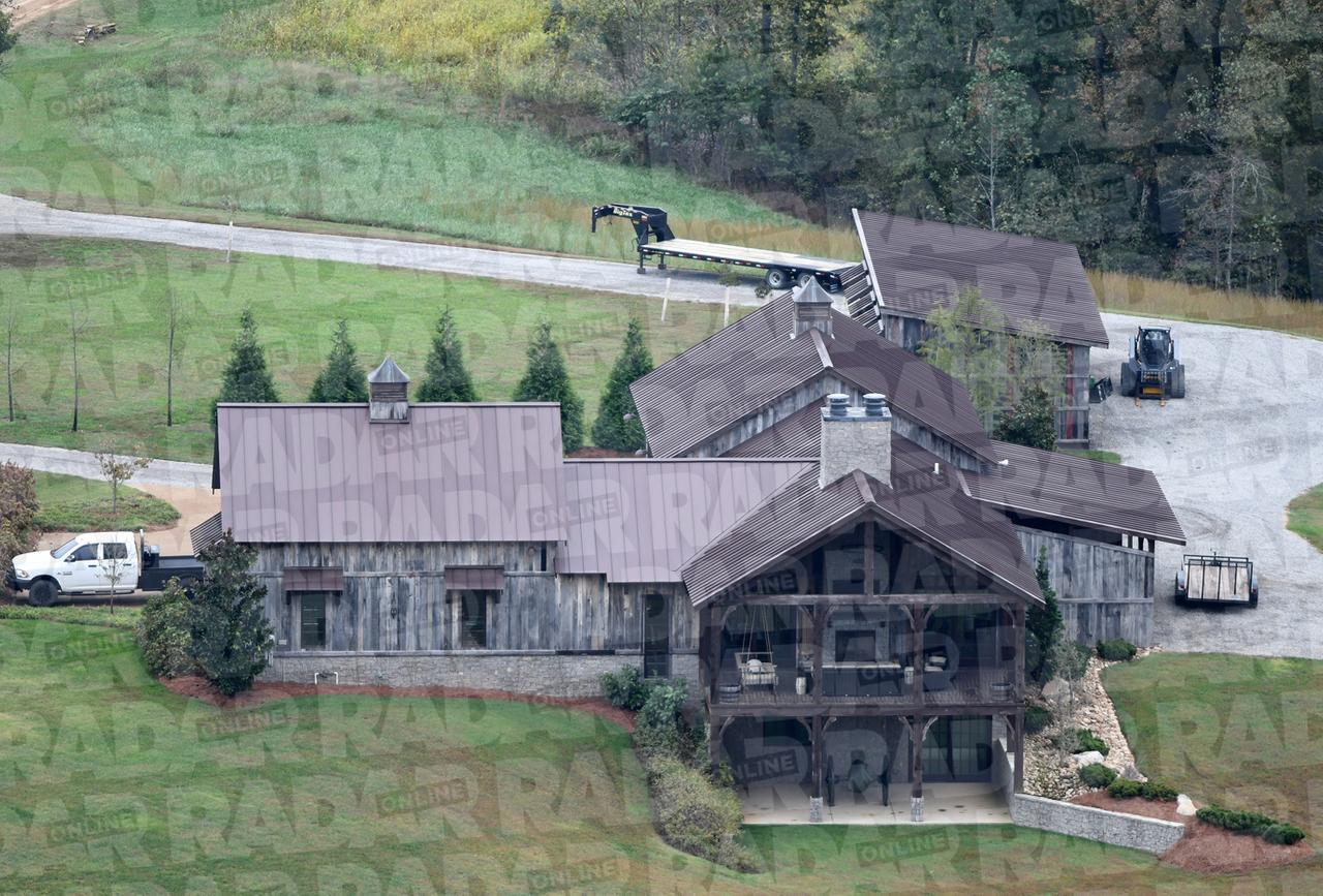 Pregnant Carrie Underwood And Husband Mike Fisher Prepare To Move Into Dream Home