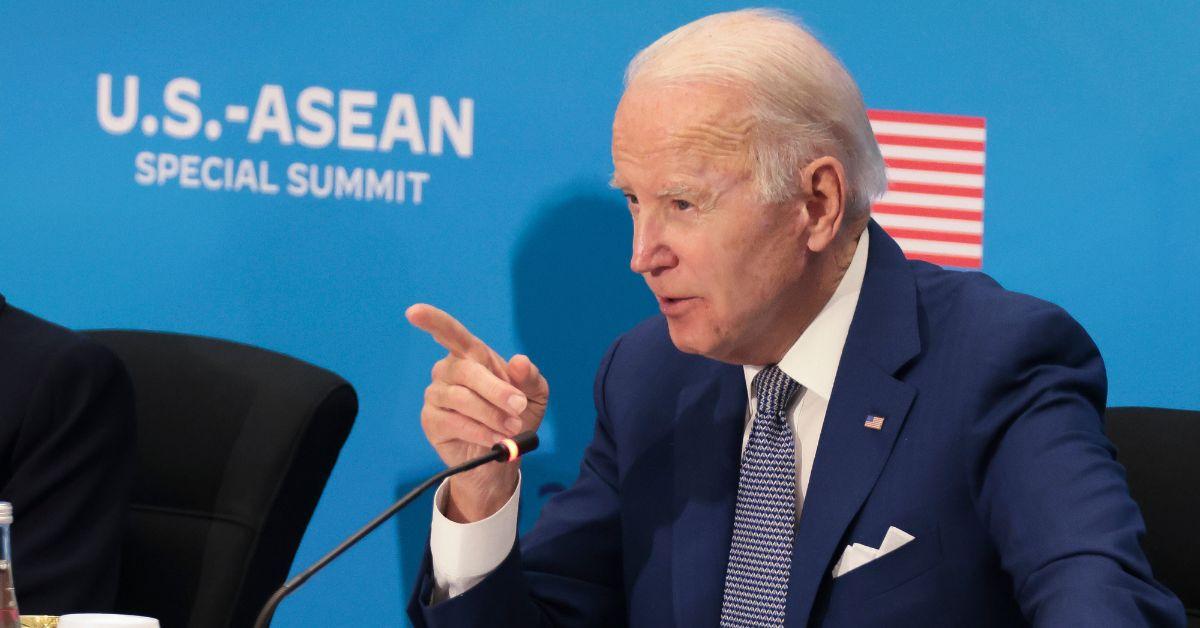 WH Aides Frustrated As President Biden's Poll Numbers Plummet