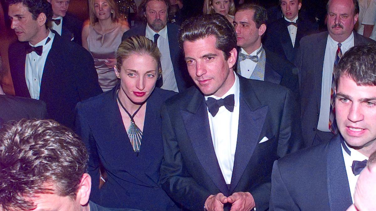 image of Carolyn Bassette Kennedy and JFK Jr.