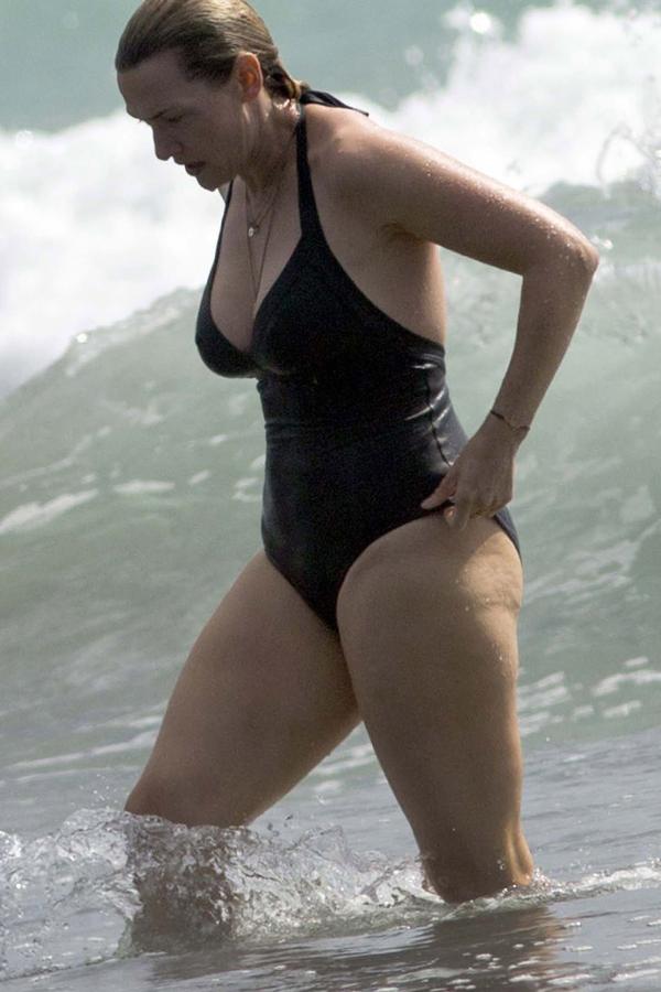 Kate Winslet Bares Curvy Beach Body During Getaway To New Zealand