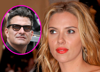 //scarlett johansson split boyfriend