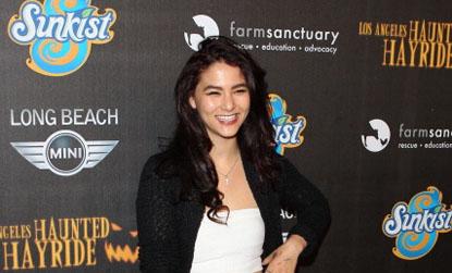 //fivel_stewart_in_vans_