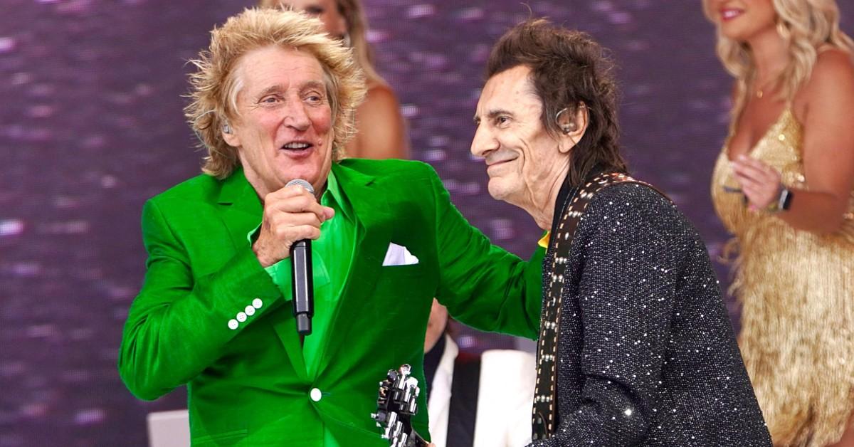 Photo of Rod Stewart and Ronnie Wood.