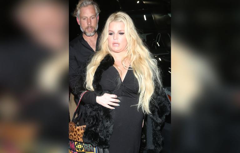 Jessica Simpson Flaunts Baby Bump Leaves Roxy With Eric Johnson