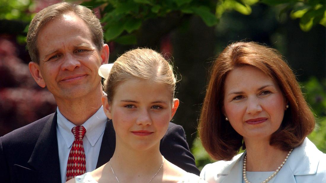 Elizabeth Smart’s Parents Finalize Divorce After Dad Comes Out