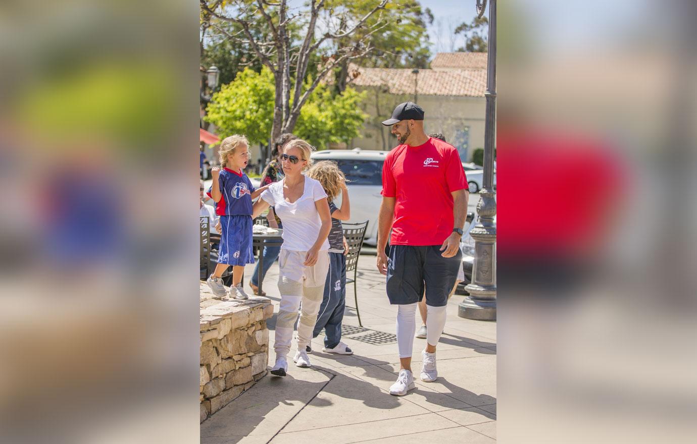 Kendra Wilkinson Hank Baskett Kids Divorce