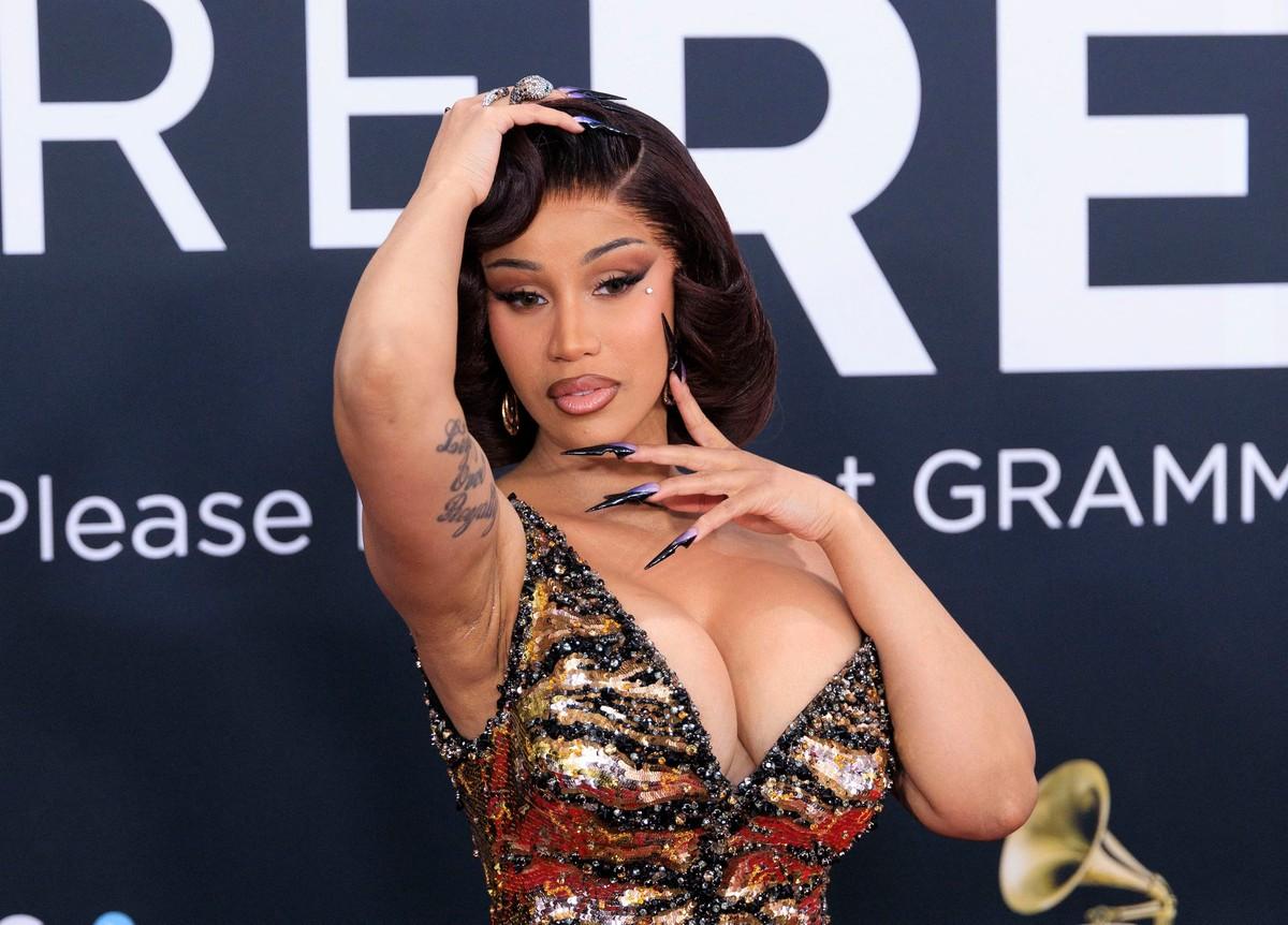 Fans criticized Cardi B's 'I don't have no money' remark as they reacted on social media.