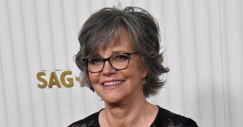 sally field triumphs tragedy learned embrace herself feeling isolated
