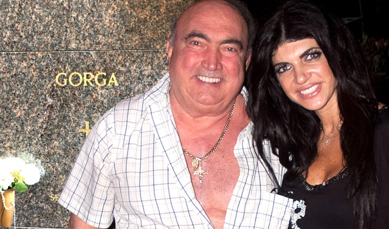 Teresa Giudice’s Father Leaves Hospital(02)