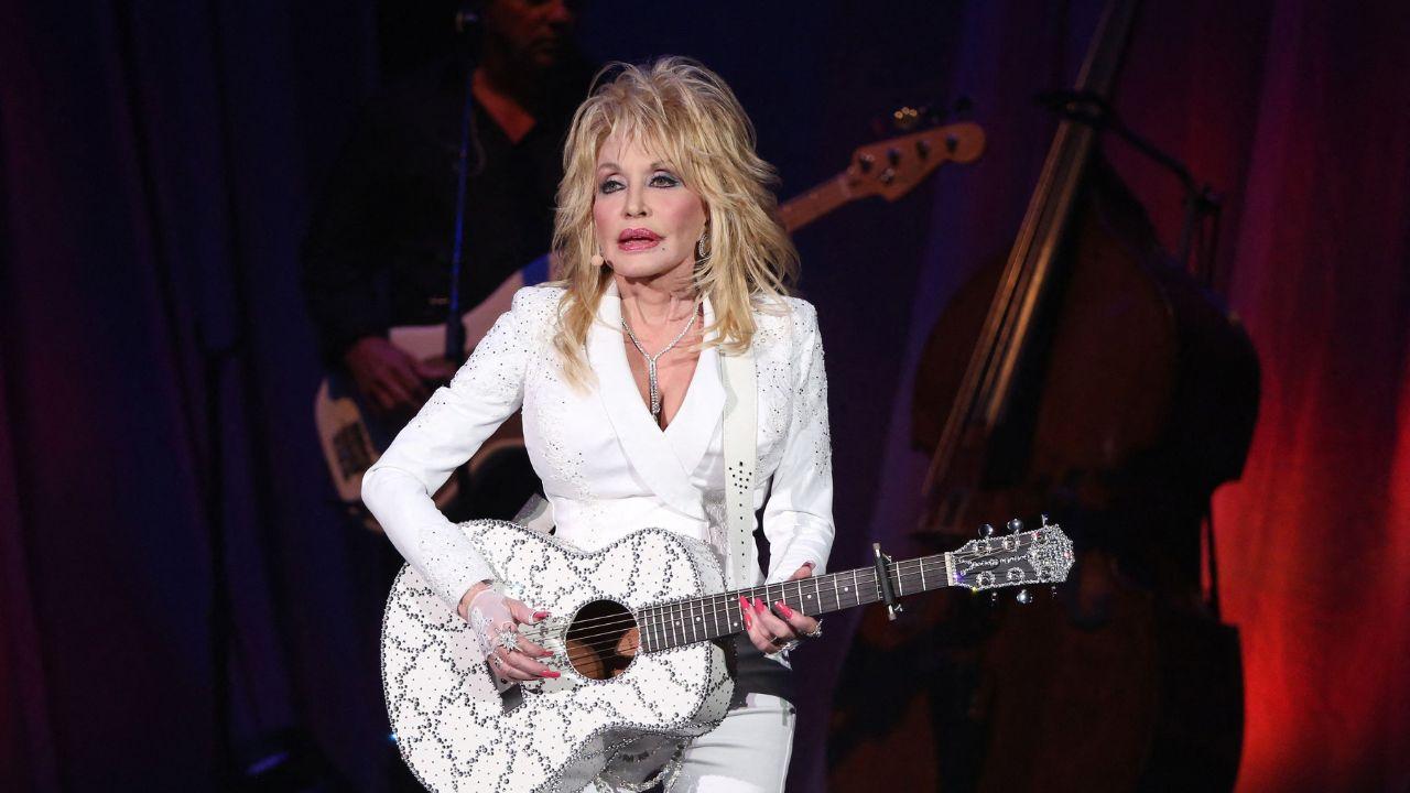 Dolly Parton's driver reveals the star's private heartbreak, sharing insight into her personal life.