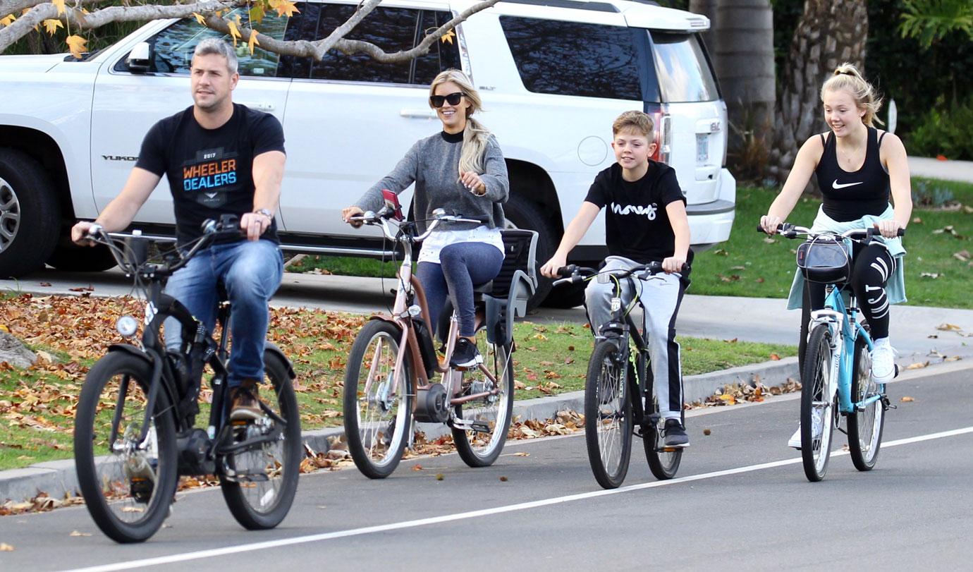 ‘Flip or Flop’ star Christina El Moussa rides bikes on Christmas with new husband Ant.