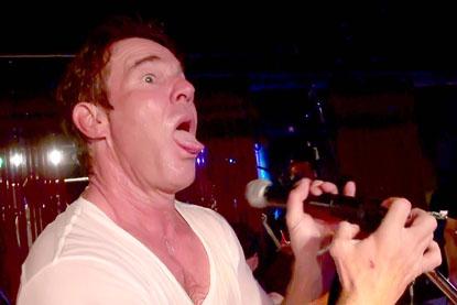 //dennis_quaid_performs__we