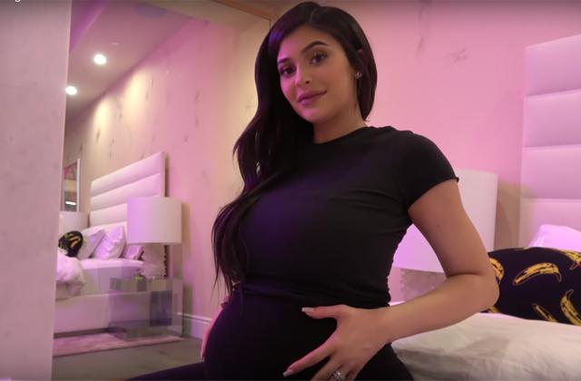 //see kylie jenner bare baby bump screenshots