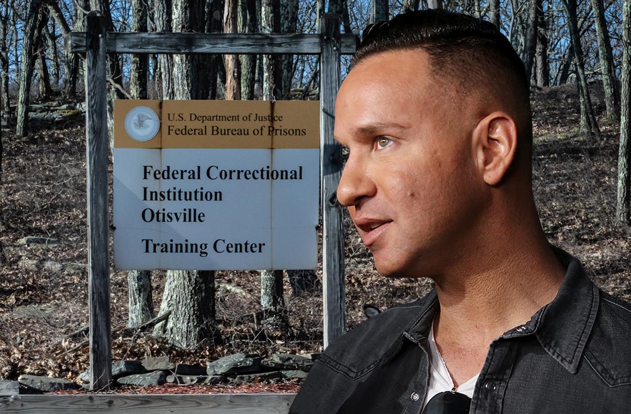 Mike Situation Prison Stripped