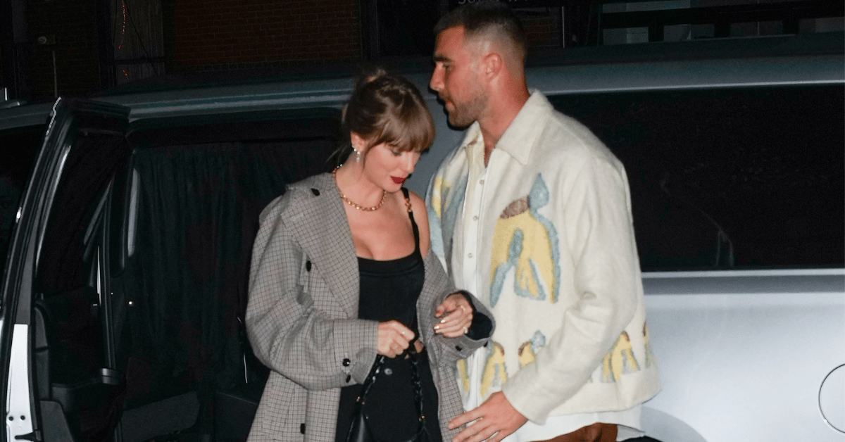 taylor swift and travis kelce looking at kansas city real estate together