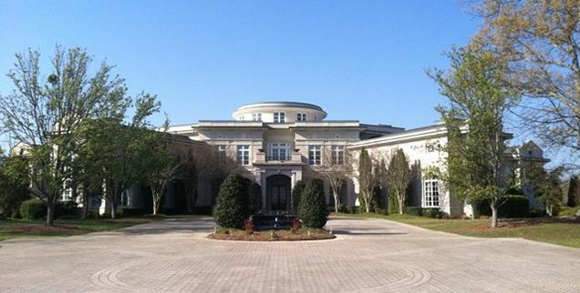 //evander holyfield georgia mansion sells   million