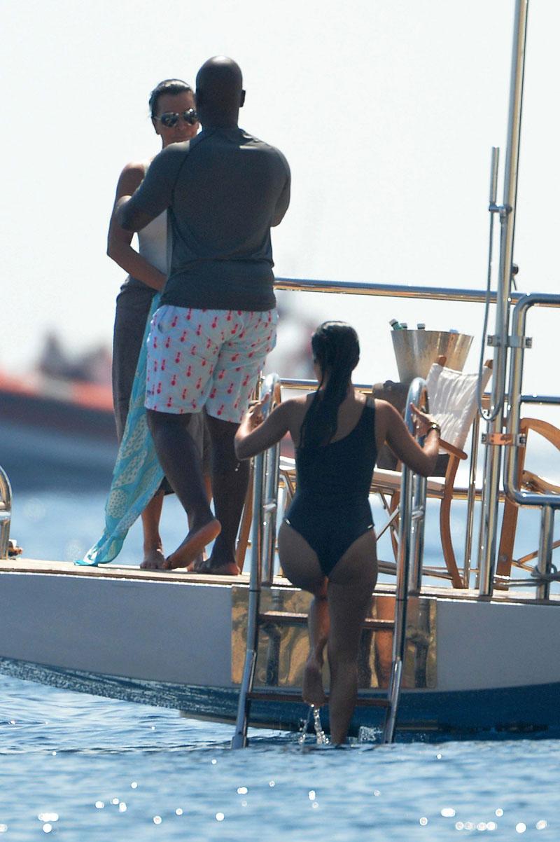 Kourtney Kardashian Swimsuit Butt Italy Vacation Photos