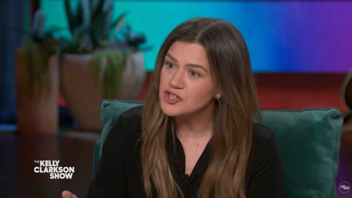 Photo of Kelly Clarkson