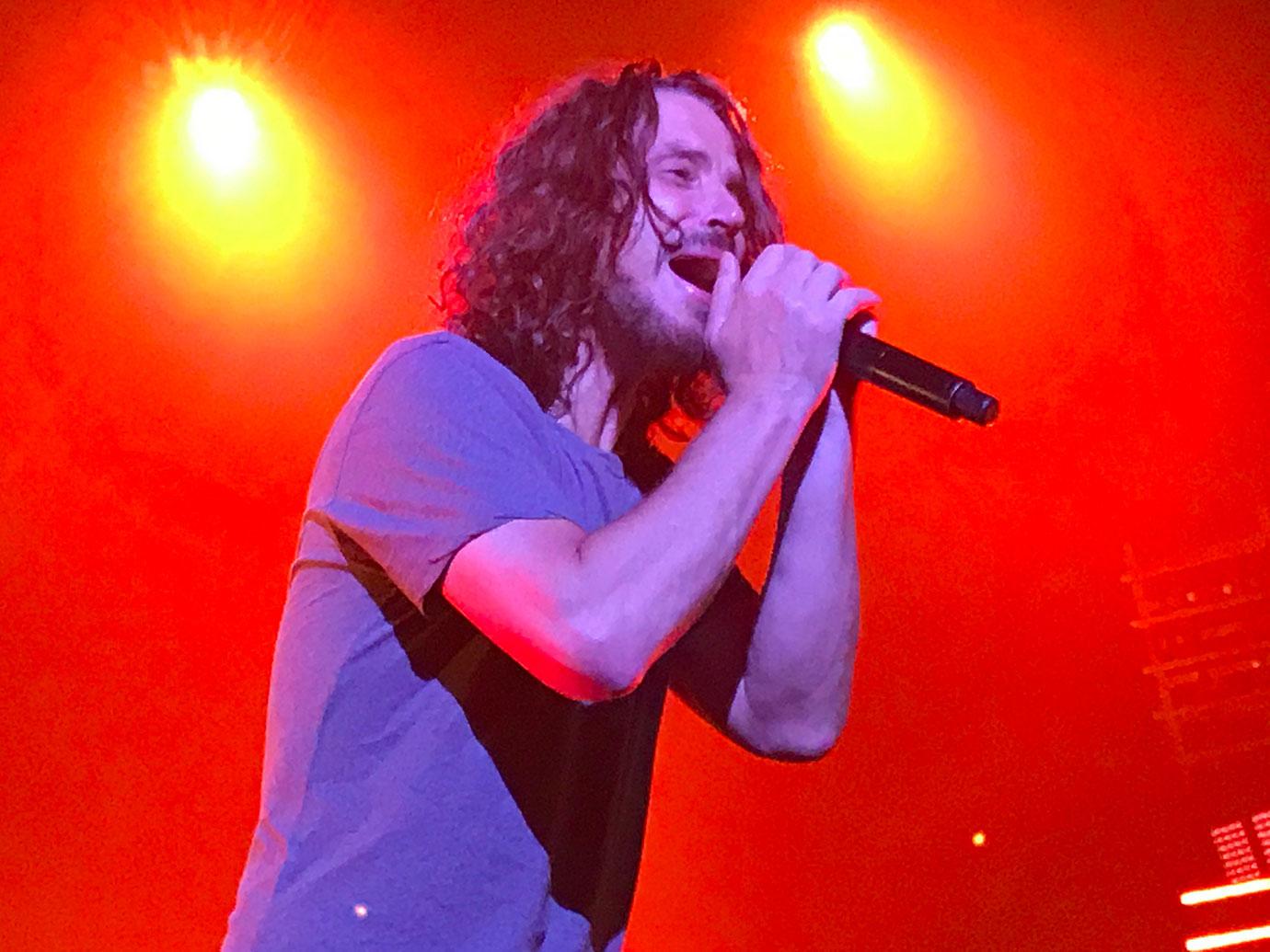 chris cornell suicide dead funeral update pics