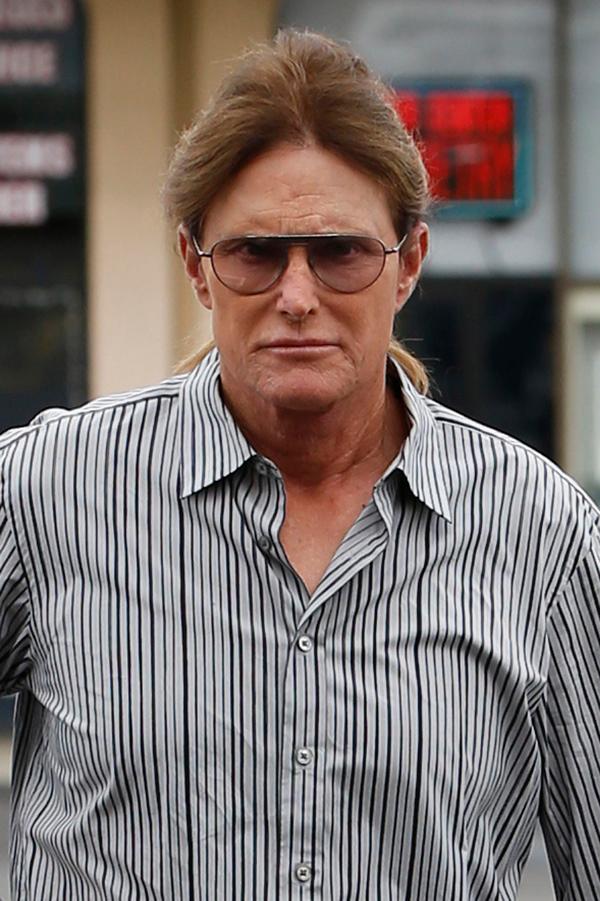 Bruce Jenner Cross-Dressing In Drag Show