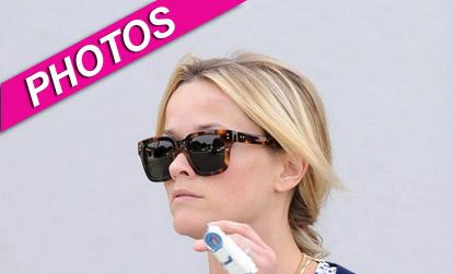//reese witherspoon pinky