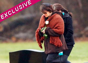 //pp_redcrossnewtownshooting_landov