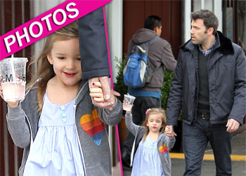 //ben seraphina affleck holding hands