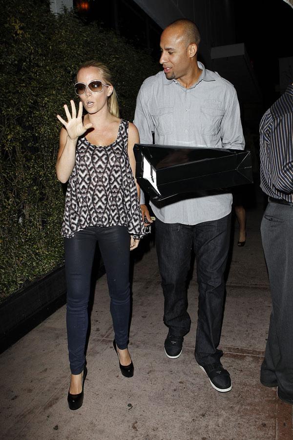 //Hank Baskett and Kendra Wilkinson