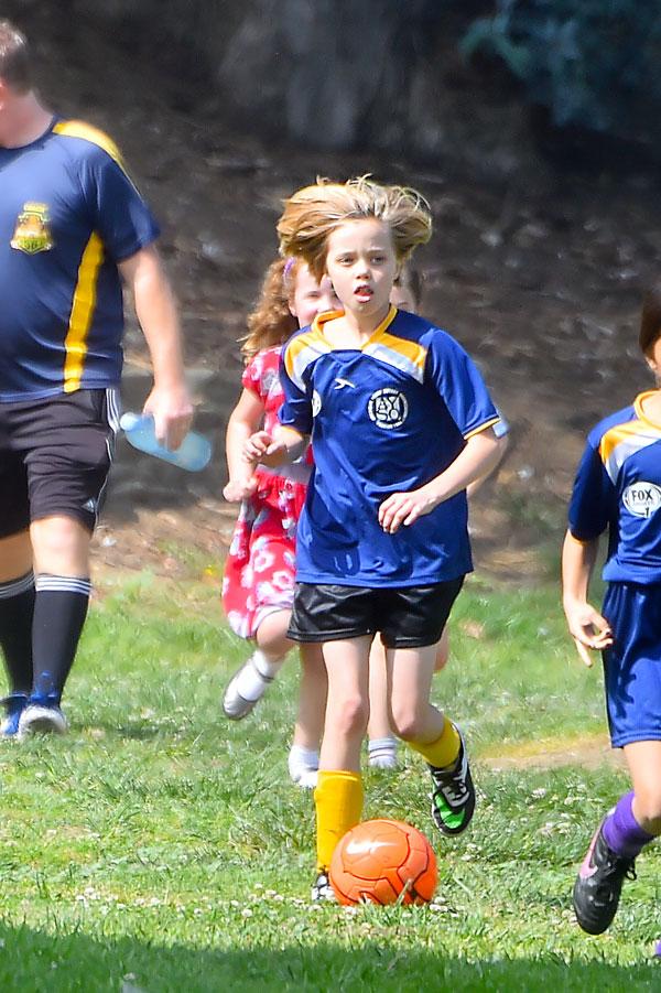 Zahara & Shiloh Jolie-Pitt Playing Soccer