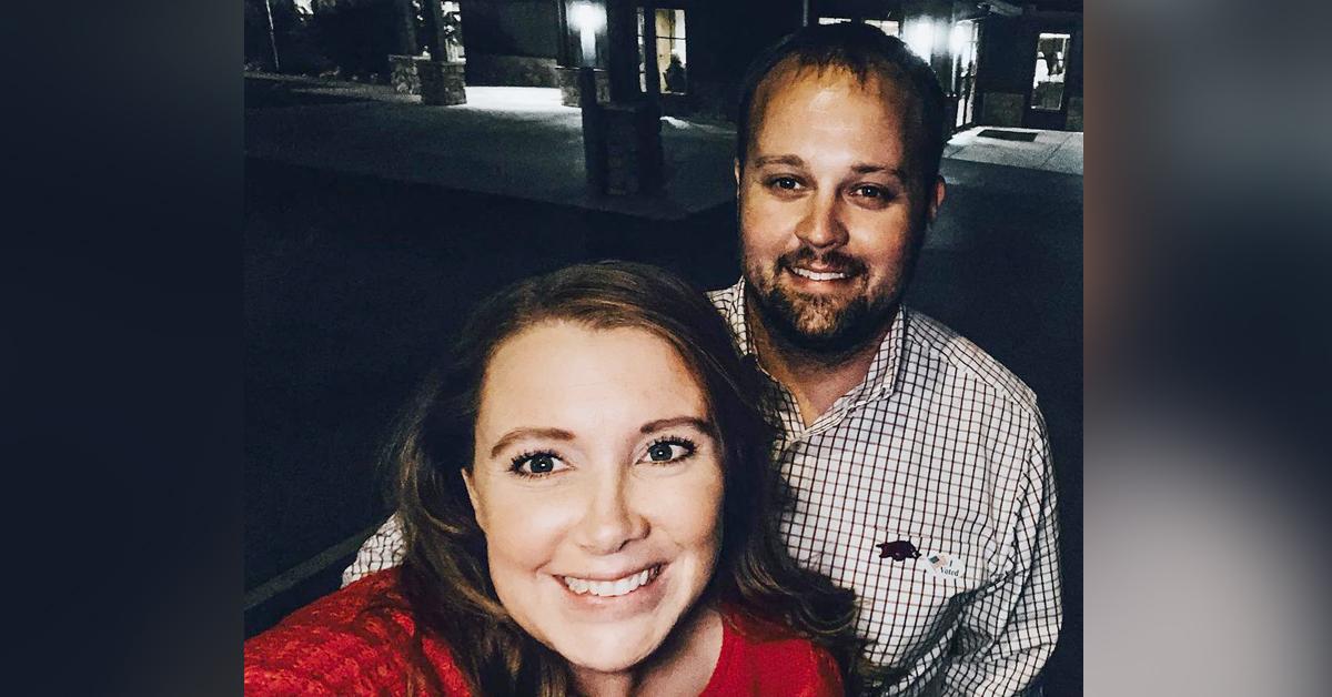 josh duggar wife anna holds hands walks into court criminal trial years prison