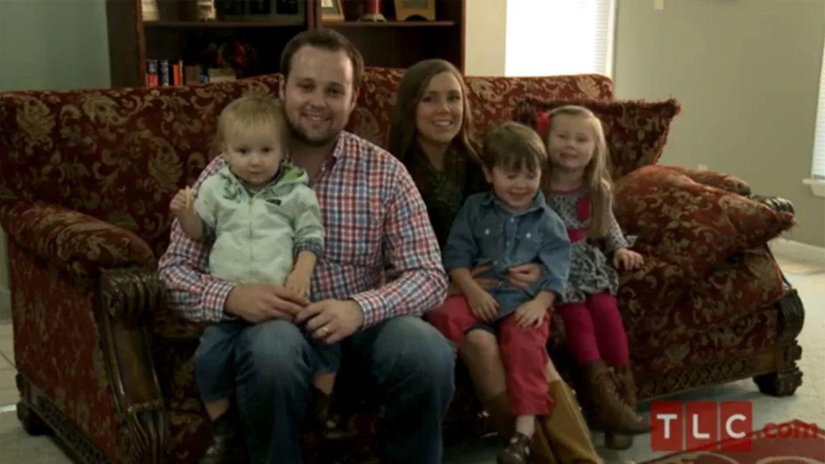A photo of Josh Duggar and his family