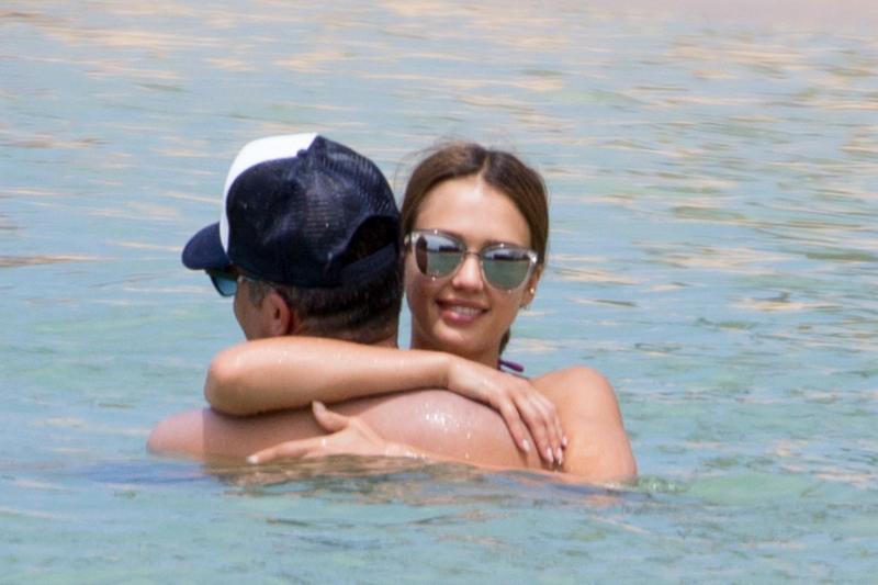 Jessica Alba Bikini Body Nipples Hawaii