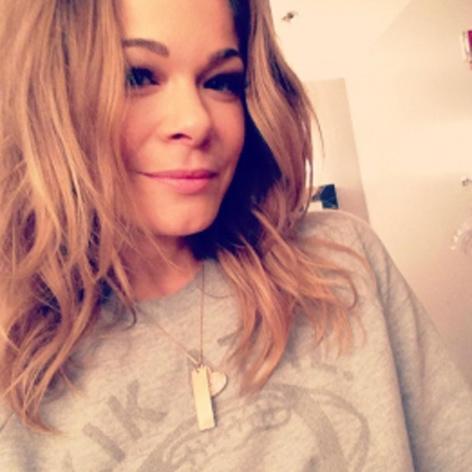 //leann rimes twitter square