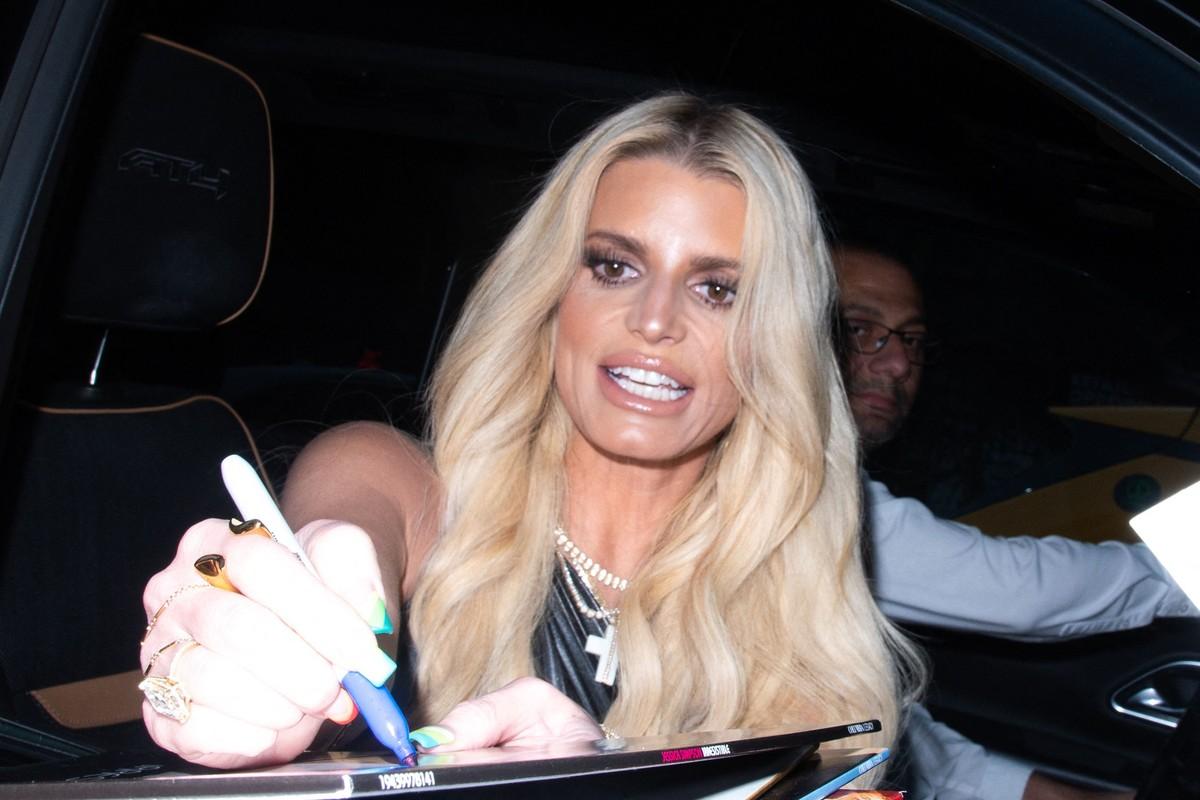 Simpson reportedly continues living lavishly as her fortune from fashion and music ventures keeps growing.