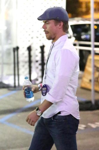 Date Night See Kate Hudson And Derek Hough Flaunt Their Affection During Hot Evening Out 