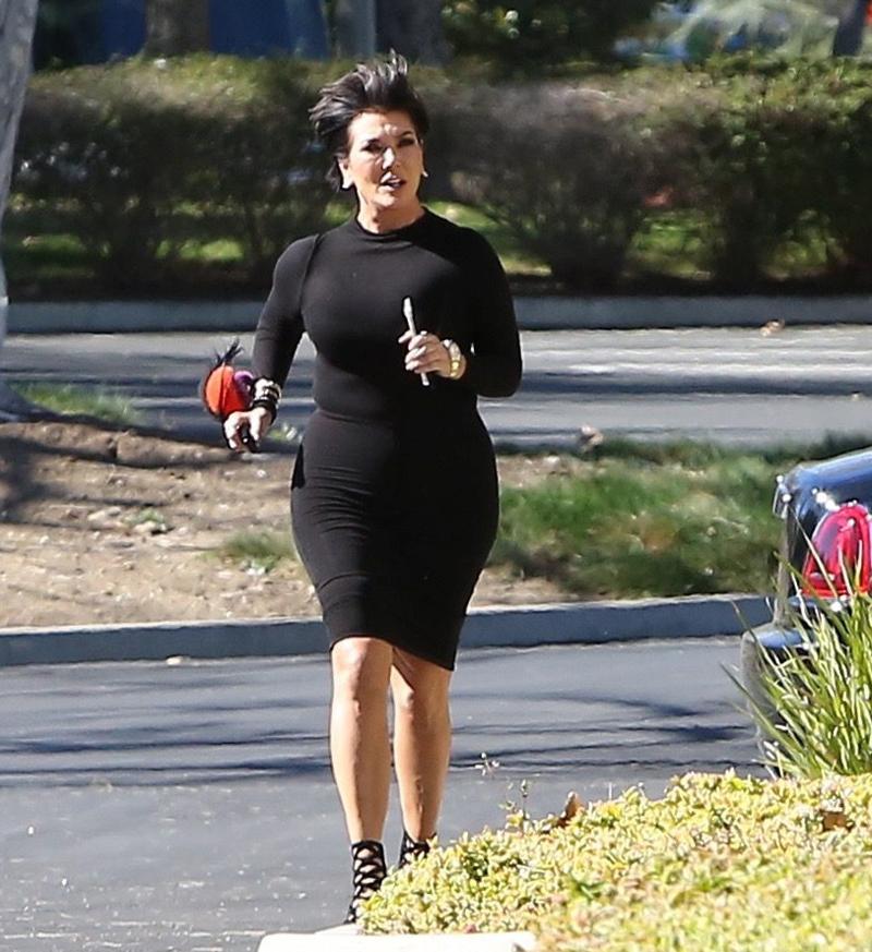 Kris Cant Contain Her Rolls New Photos Show Jenners Weight Gain Is 