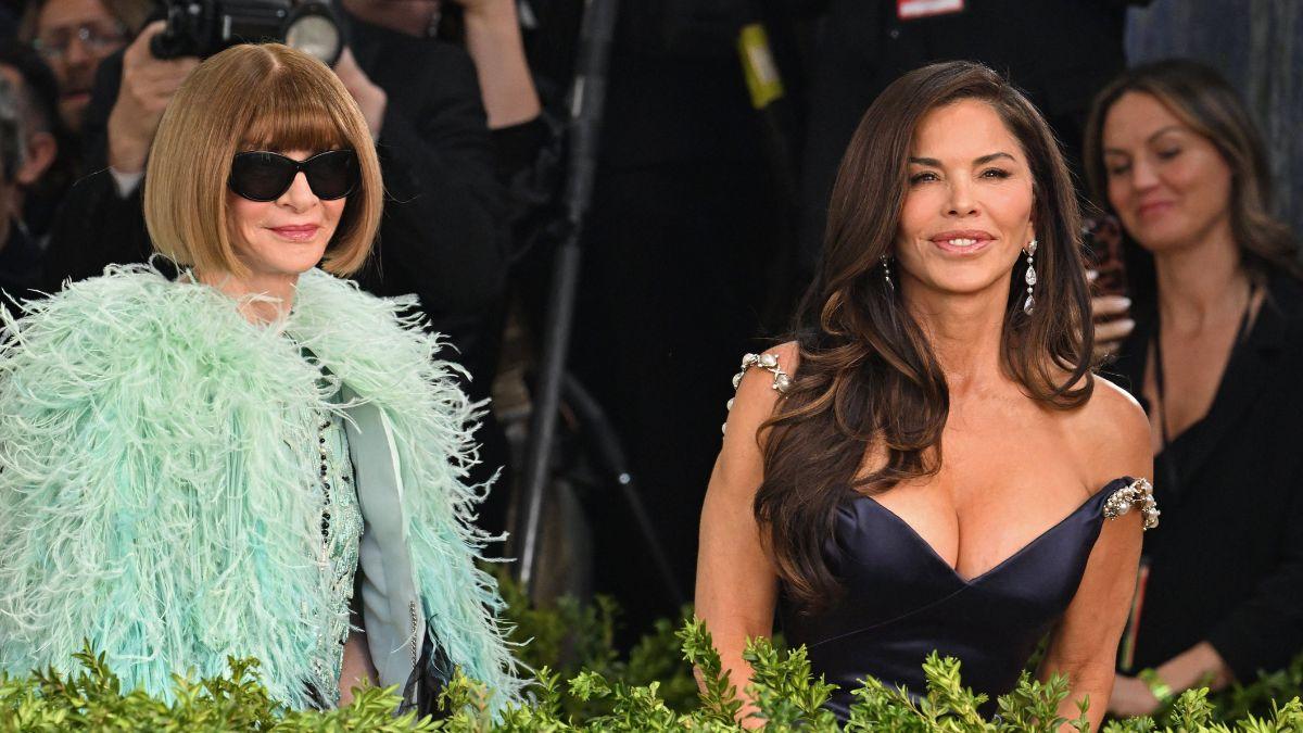 Photo of Lauren Sánchez and Anna Wintour