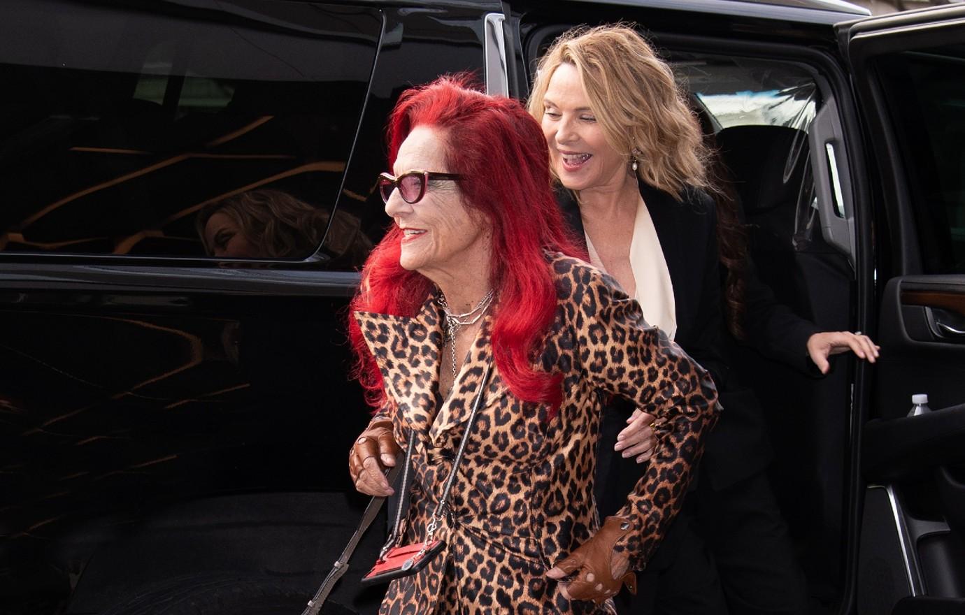 Shading Sjp Kim Cattrall Reunites With Satc Designer Patricia Field 