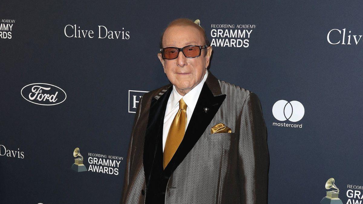 Photo of Clive Davis