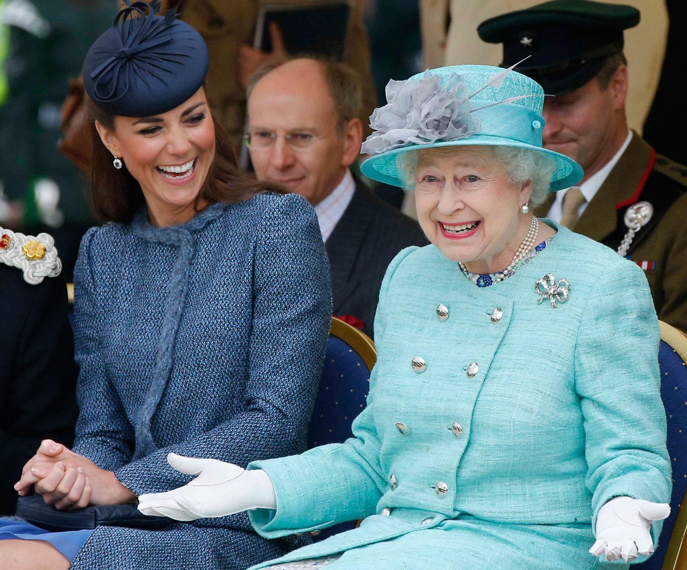 //Queen Throws Shade Meghan Markle