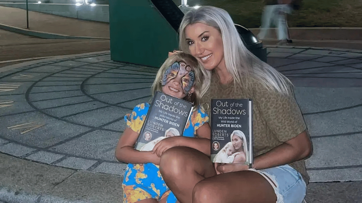 Photo of Navy Joan and Lunden Roberts