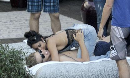 //inf_vanessa_hudgens_cant_ke