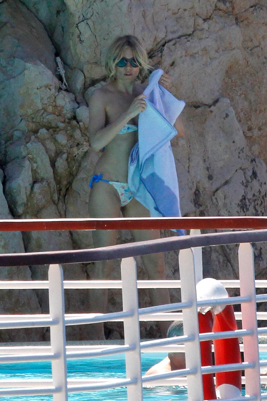 Sienna Miller Bikini Body France