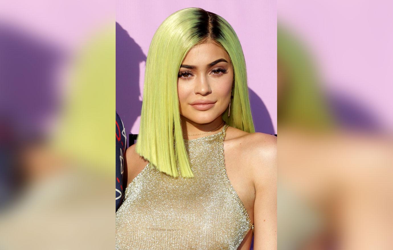 kylie jenner plastic surgery diet bad eating habits photos