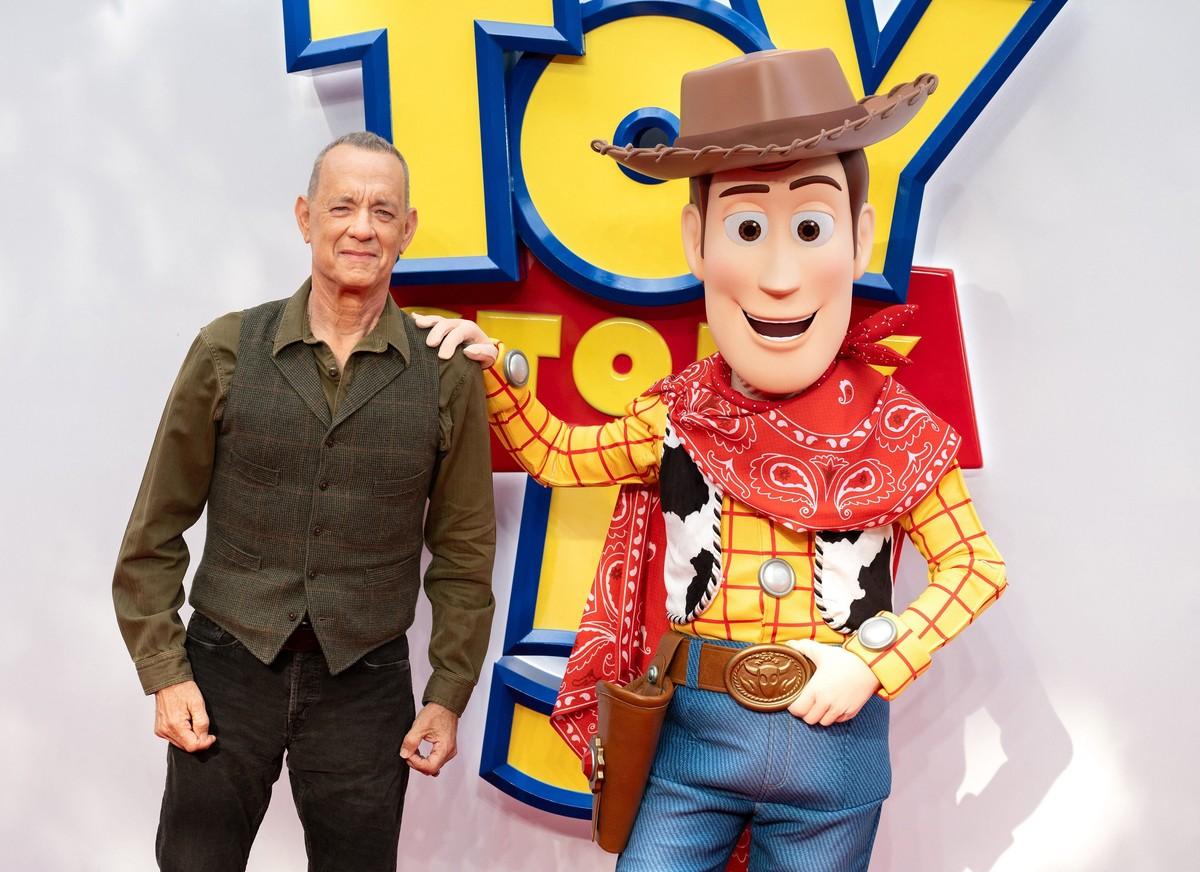 Tom Hanks' appearance at the London premiere of 'Toy Story 5' sparked comparisons to his dramatic weight loss for 'Cast Away.'