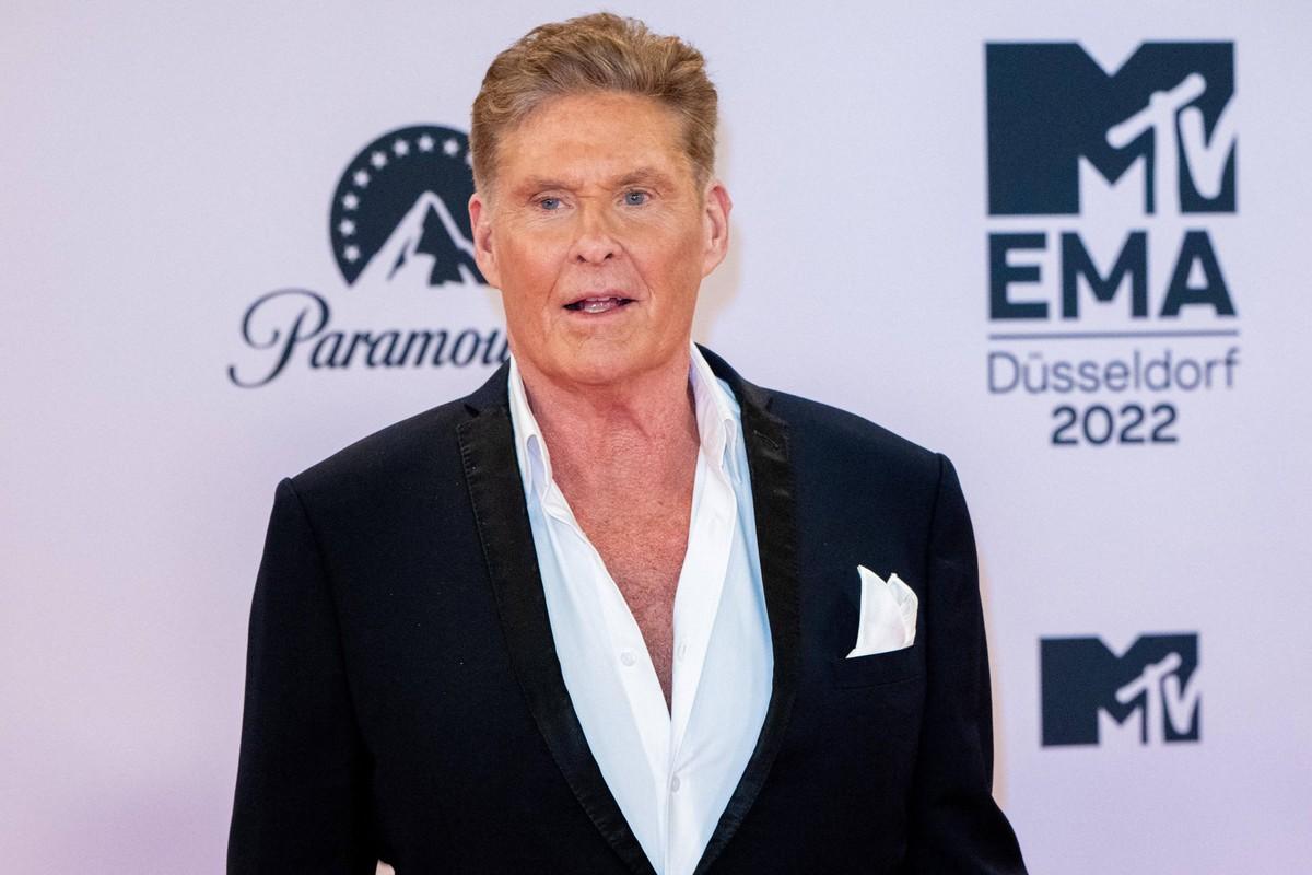 David Hasselhoff outlasted Broadway's 'Celebrity Autobiography' after the celebrity-mocking show ended its run early.