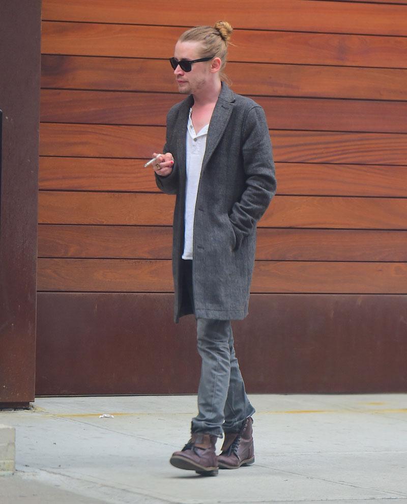 Macaulay Culkin Photos -- Smoking After Rehab & Methadone Treatment