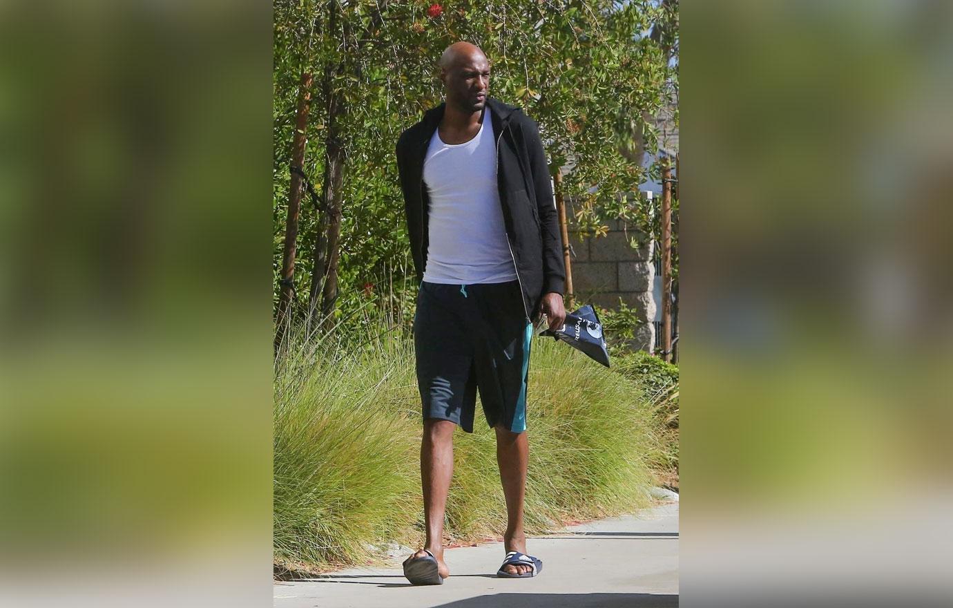 Lamar Odom buying alcohol before collapse